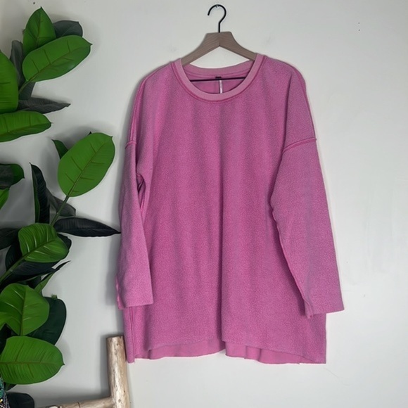 Free People Pink Oversized Pullover Size Medium - Picture 2 of 7